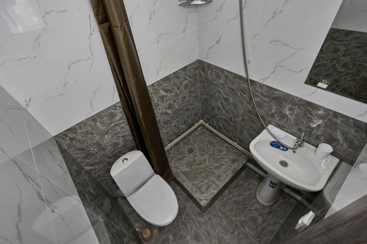 Aparthotel Апарт 33 Almaty Esterno foto