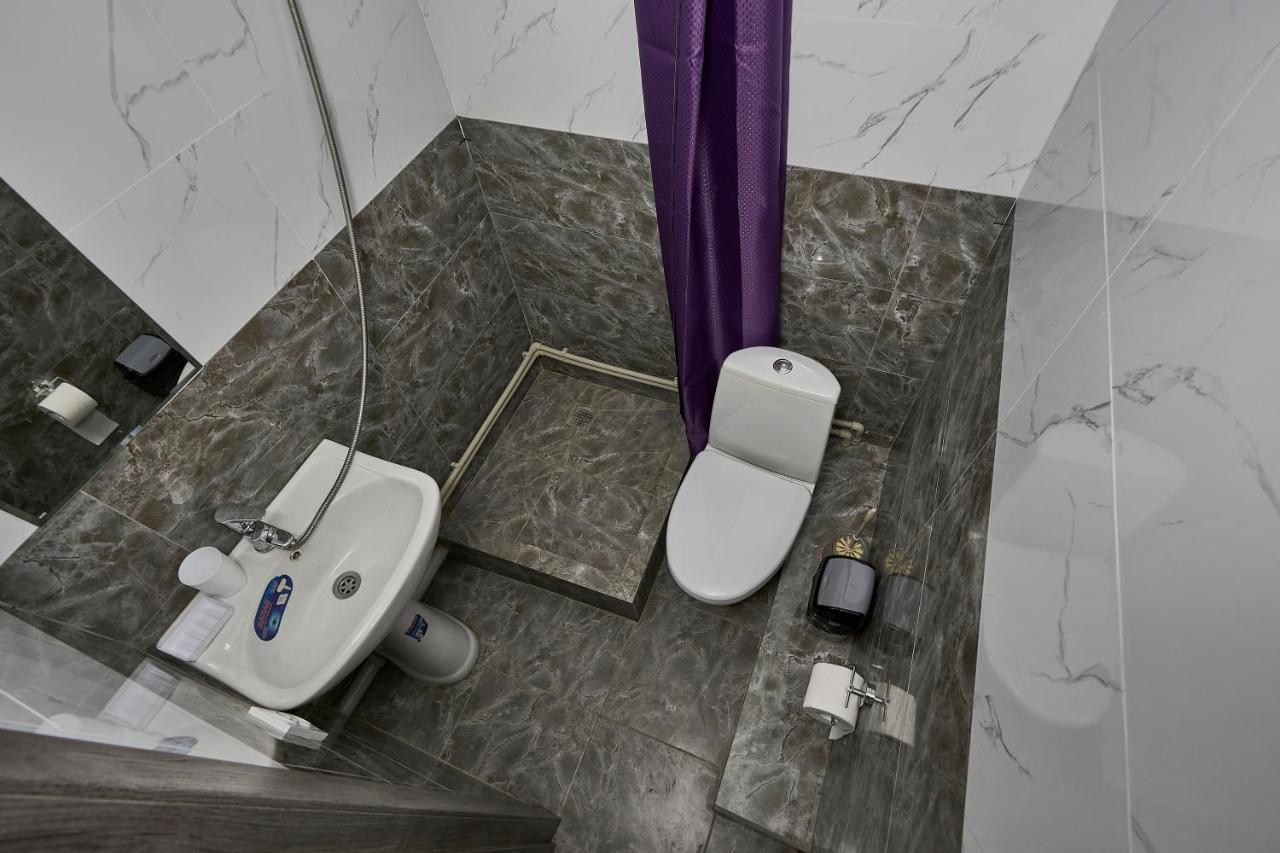 Aparthotel Апарт 33 Almaty Esterno foto